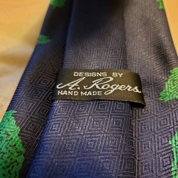 Golf Tie by A. Rogers - Picture 2 of 5